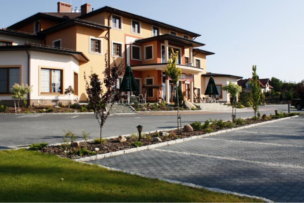 Hotel Ambasada Krobia Bagian luar foto